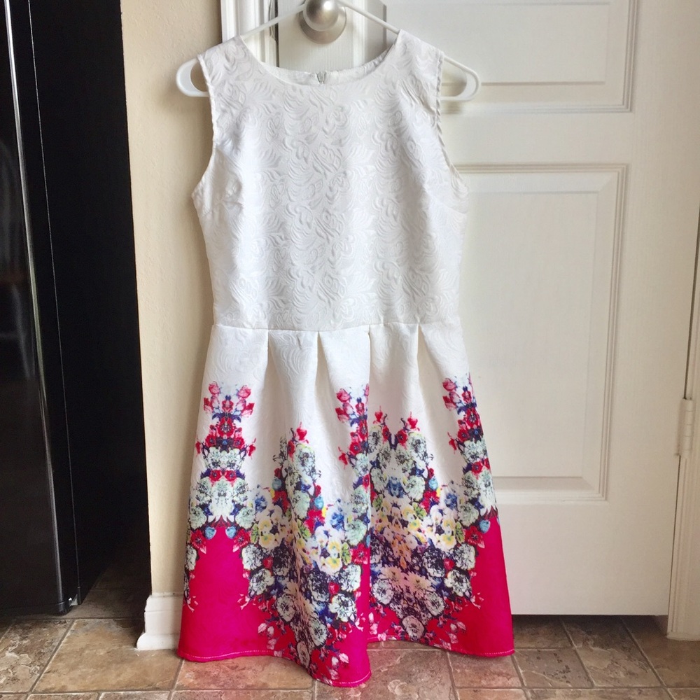 Sleeveless floral dress